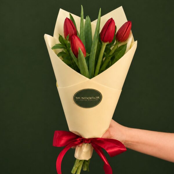 Ramo Tulipanes rojos con ruscus 5 varas