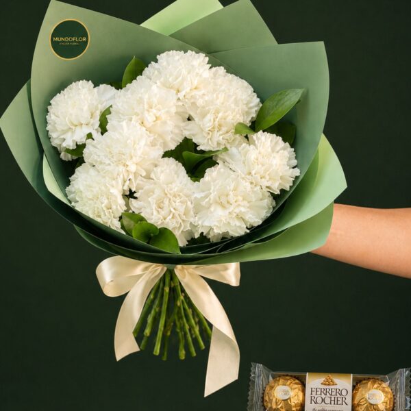 Ramo de Mini Claveles blancos 10 varas + chocolates